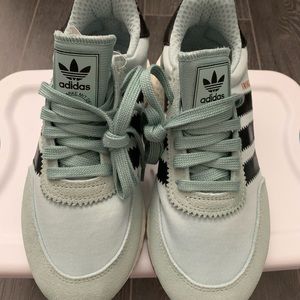 Iniki Mint Green